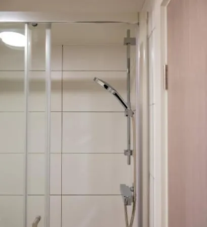 Stylish Modern 브래드퍼드