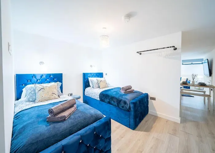 Stylish Modern * Bradford (West Yorkshire)